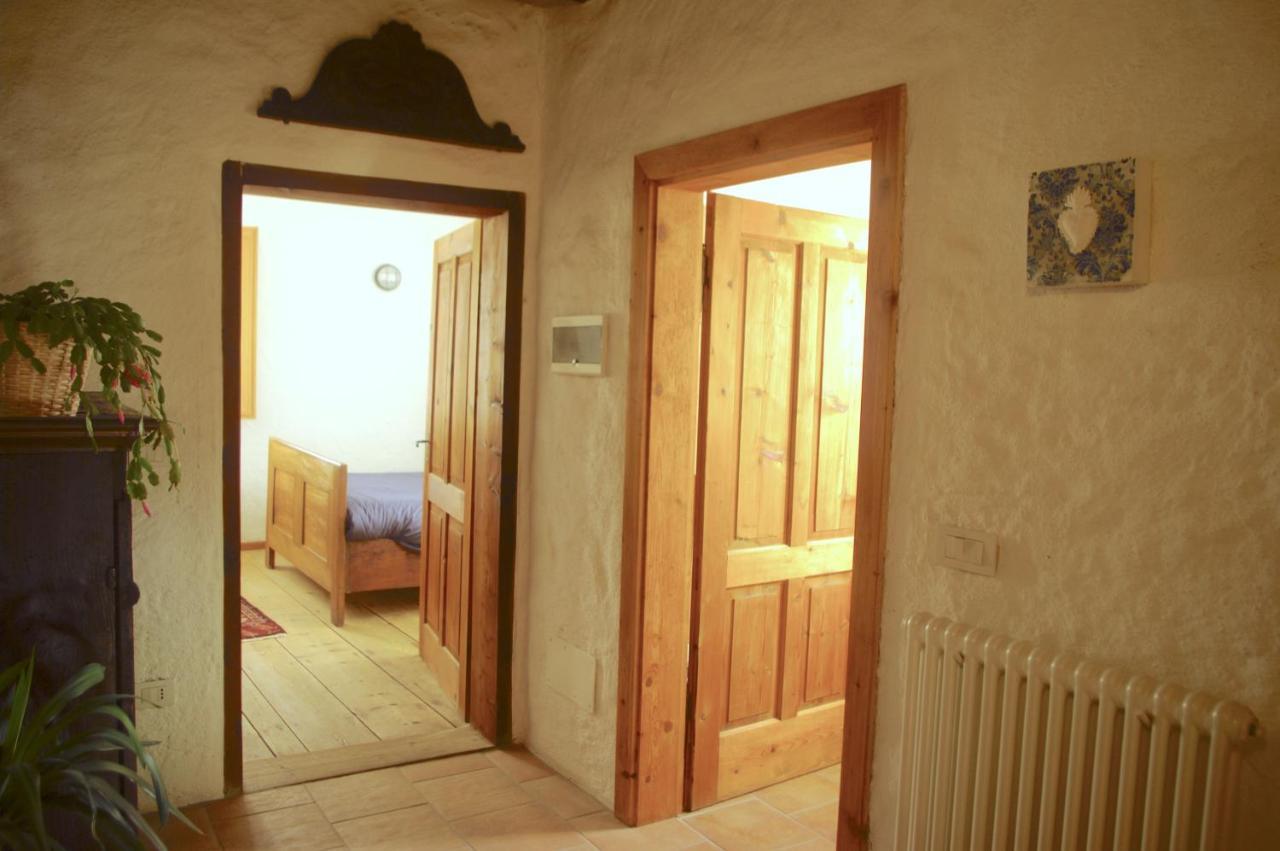 La Casa Altrui- Camere E Zona Relax Con Giardino Coredo Luaran gambar