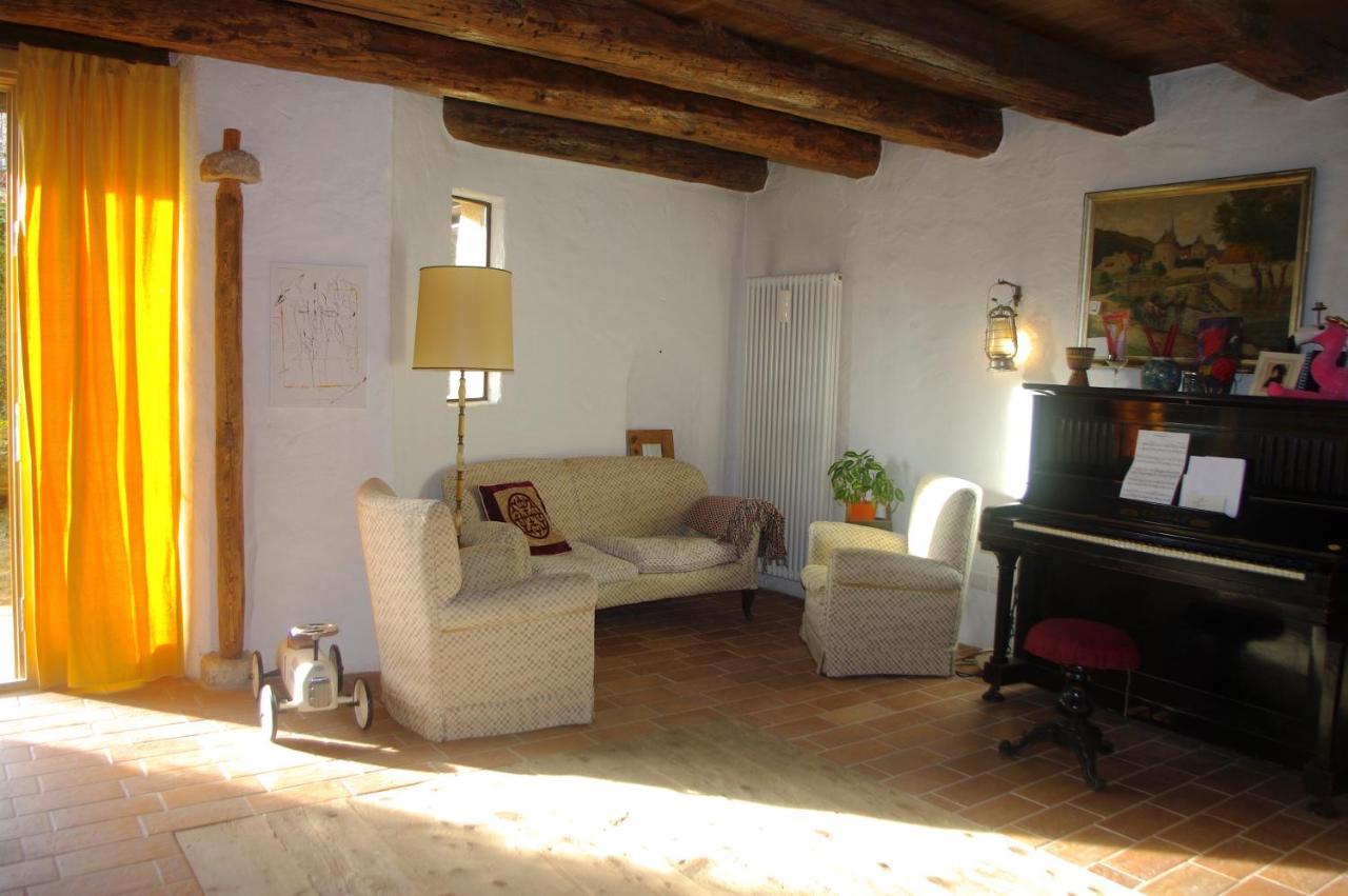 La Casa Altrui- Camere E Zona Relax Con Giardino Coredo Luaran gambar
