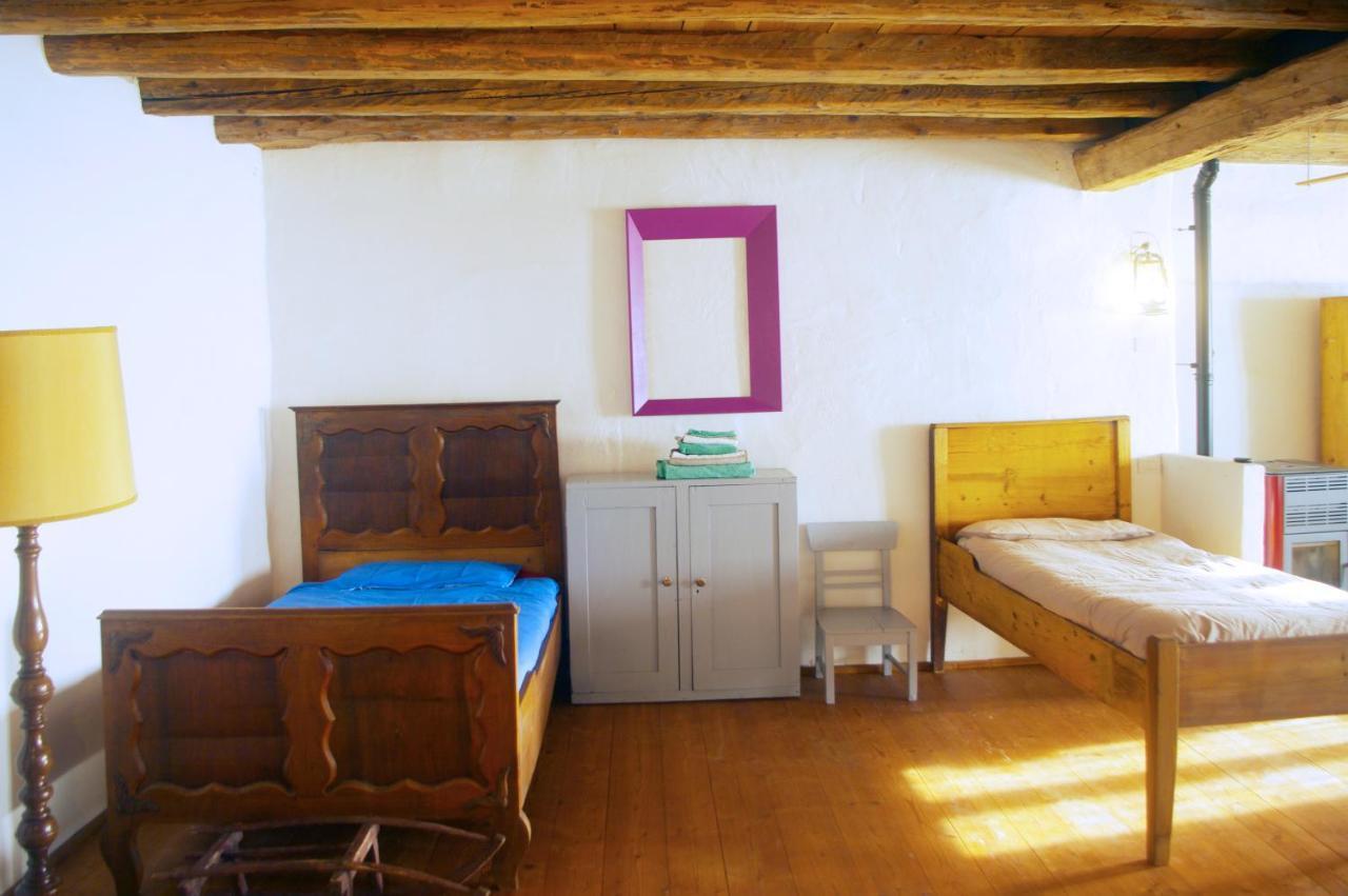 La Casa Altrui- Camere E Zona Relax Con Giardino Coredo Luaran gambar